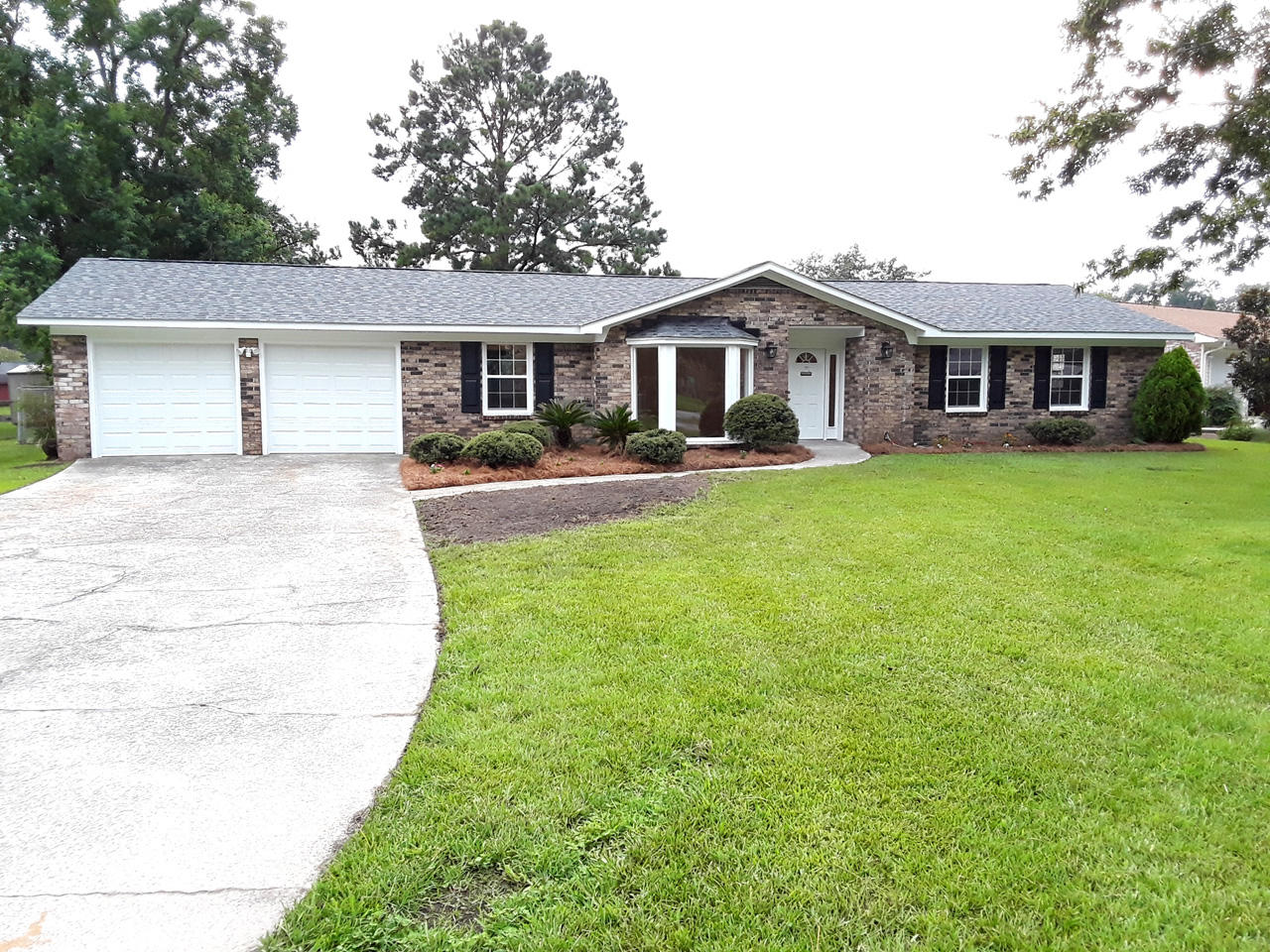 130 Foxborough Road Goose Creek, SC 29445 - Photo 1 of 37 Welcome to 130 Foxborough.