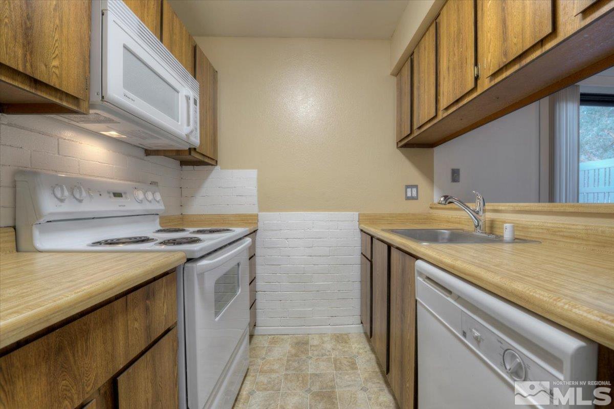 4576 Matich Drive Reno, NV 89502 - Photo 9 of 28 Photo 9