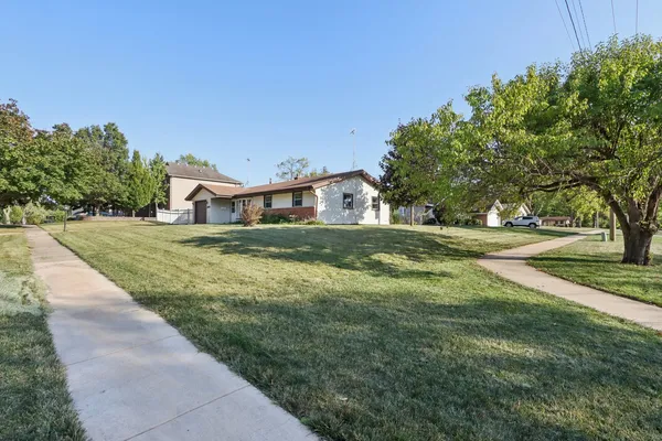 $349,900 | 1933 Whittier Lane, Schaumburg, IL 60193