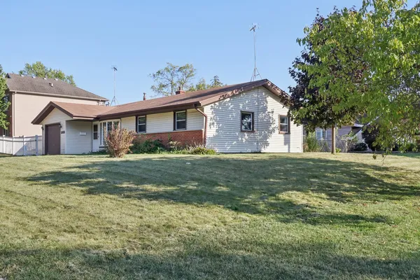 $349,900 | 1933 Whittier Lane, Schaumburg, IL 60193