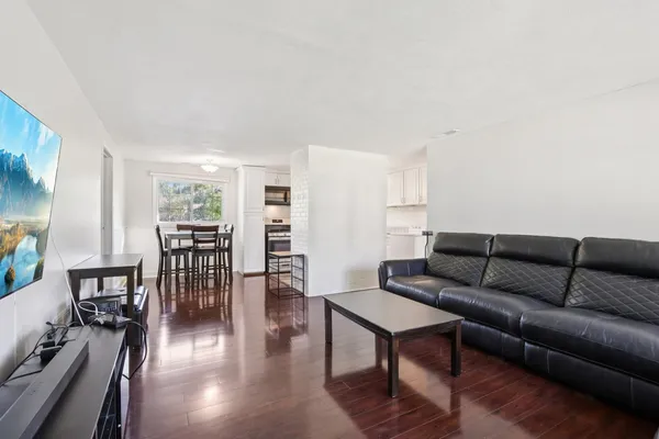 $349,900 | 1933 Whittier Lane, Schaumburg, IL 60193