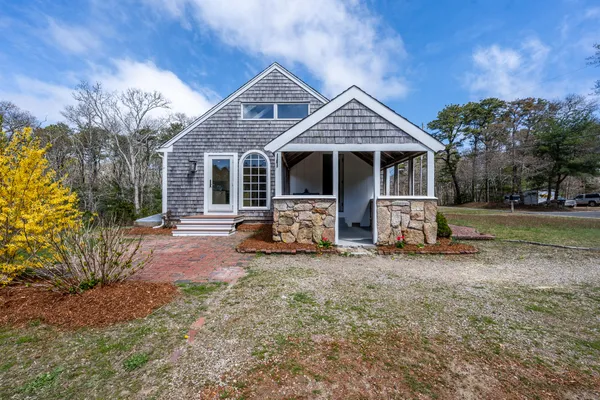$630,000 | 45 Old Phinney's Lane, Barnstable, MA 02630