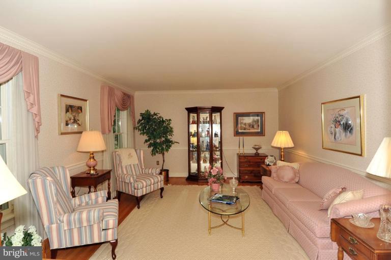 7109 Deer Valley Road Highland, MD 20777 - Photo 6 of 20 Living Room