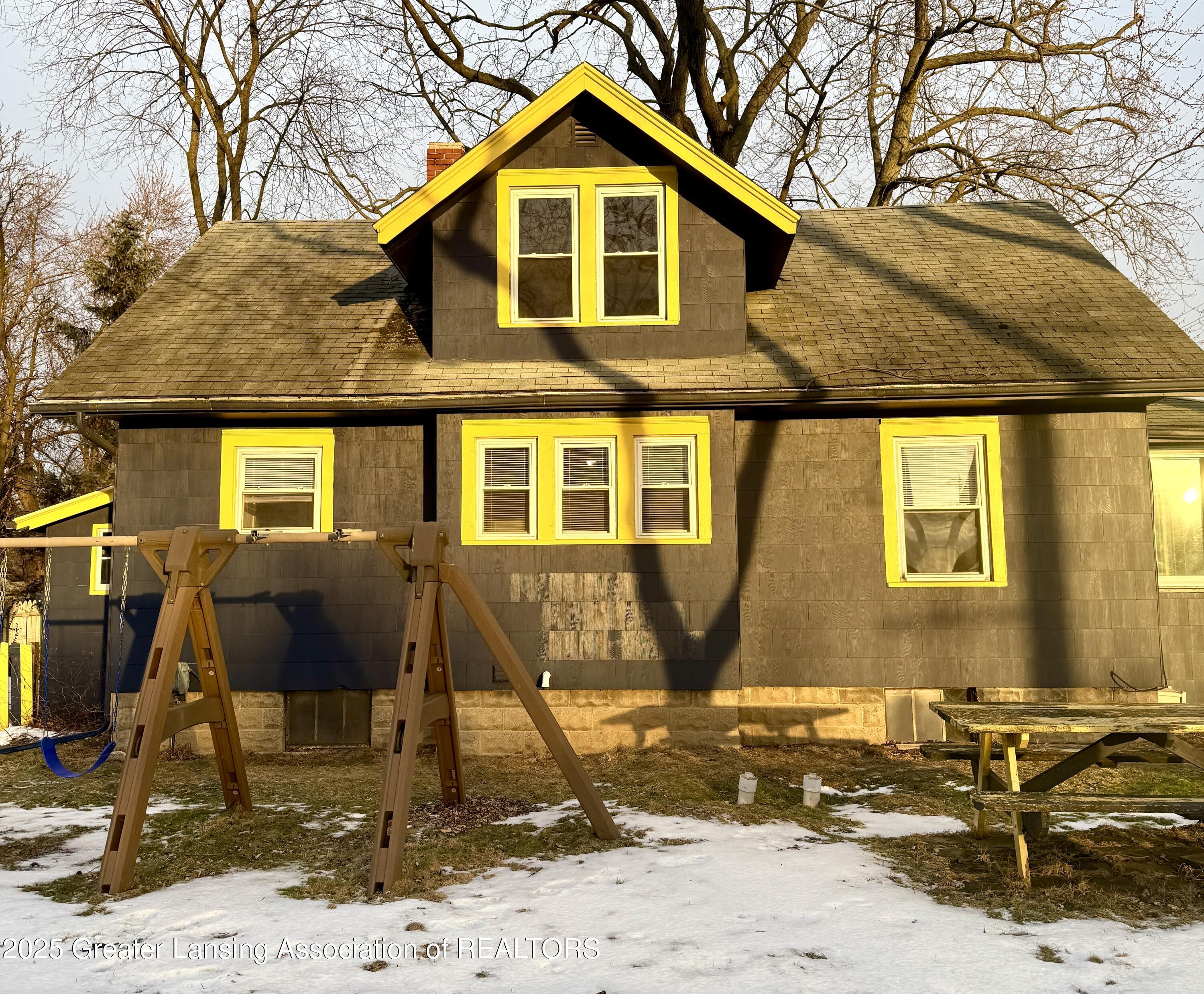 701 East Cavanaugh Road Lansing, MI 48910 - Photo 2 of 20 IMG_9995
