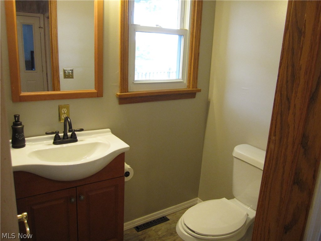 8419 White Road Burbank, OH 44214 - Photo 13 of 21 Gallery Image 13