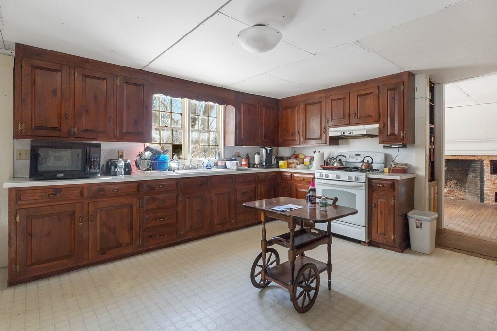 38 Highland Road Boxford, MA 01921 - Photo 8 of 32