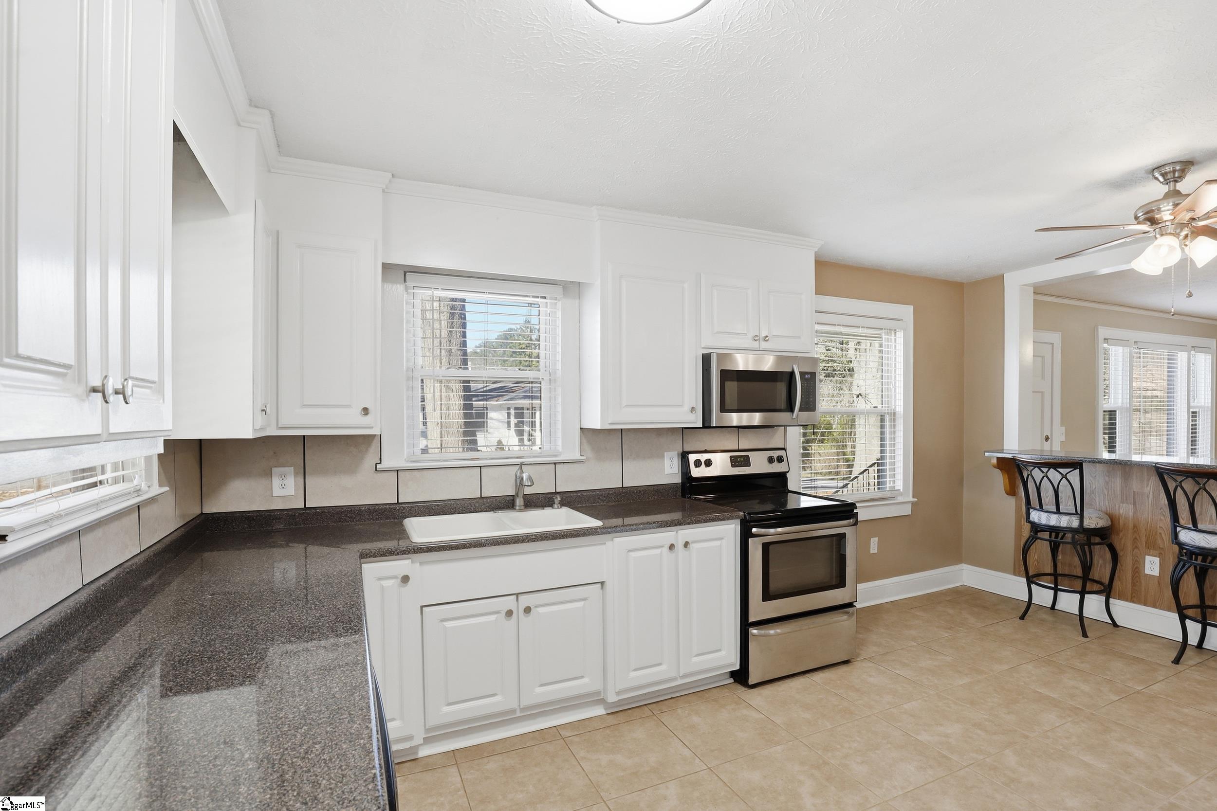 5 Lenore Avenue Greenville, SC 29617 - Photo 7 of 24