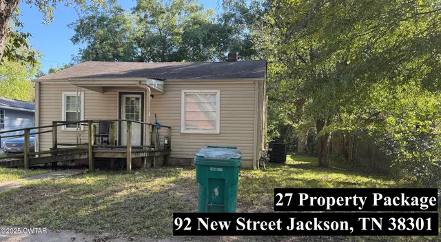 a view of outdoor space with a garden