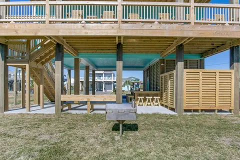 $799,000 | 1978 Ave I, Crystal Beach, TX 77650