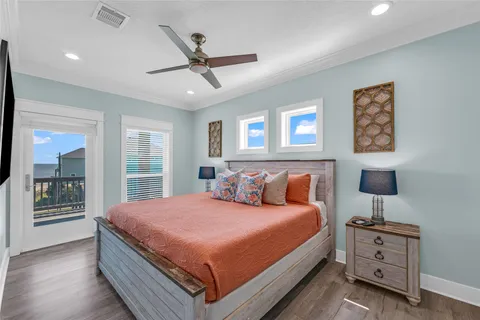 $799,000 | 1978 Ave I, Crystal Beach, TX 77650