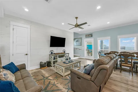 $799,000 | 1978 Ave I, Crystal Beach, TX 77650