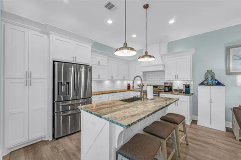 $799,000 | 1978 Ave I, Crystal Beach, TX 77650