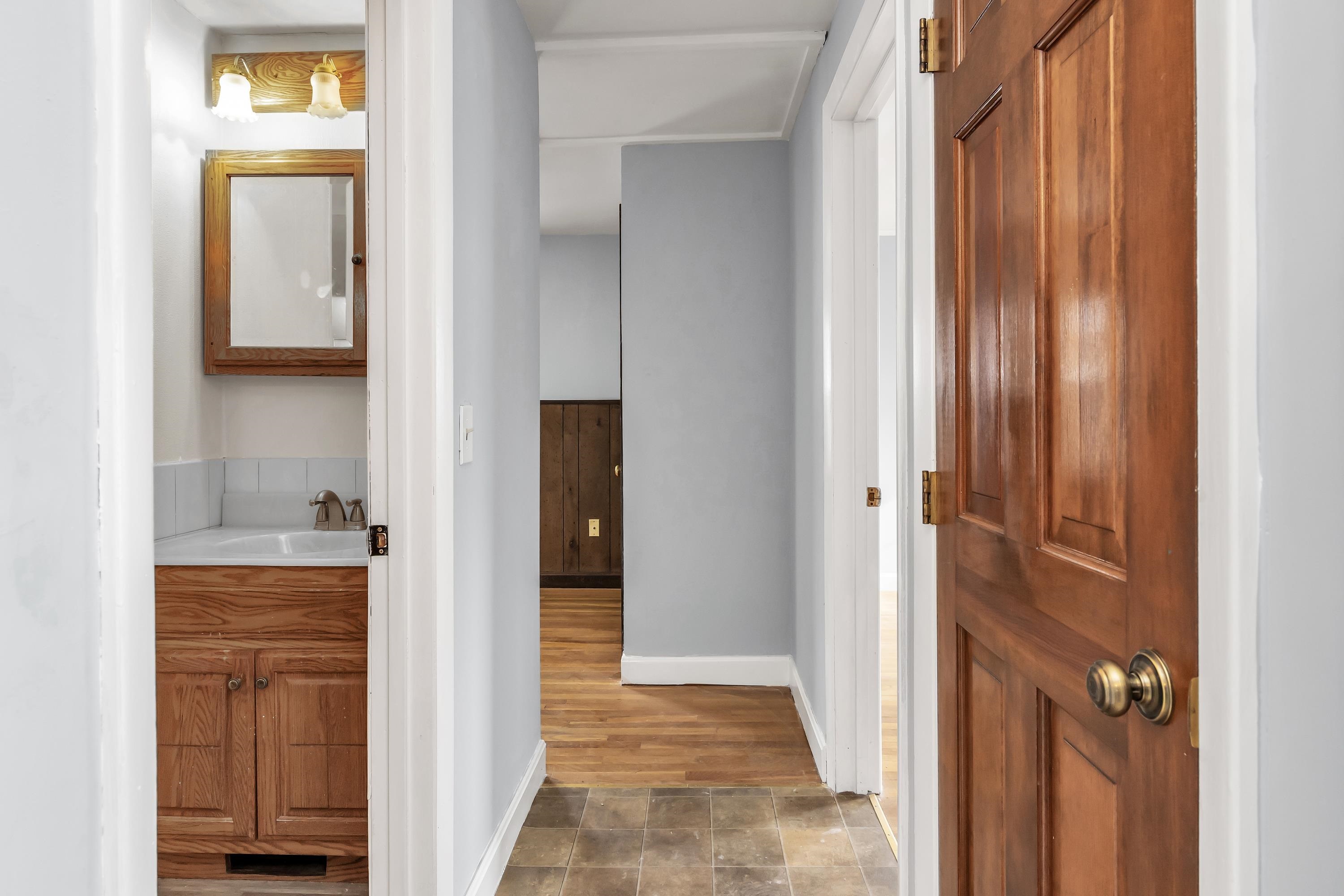 354 Seames Drive Manchester, NH 03103 - Photo 12 of 31