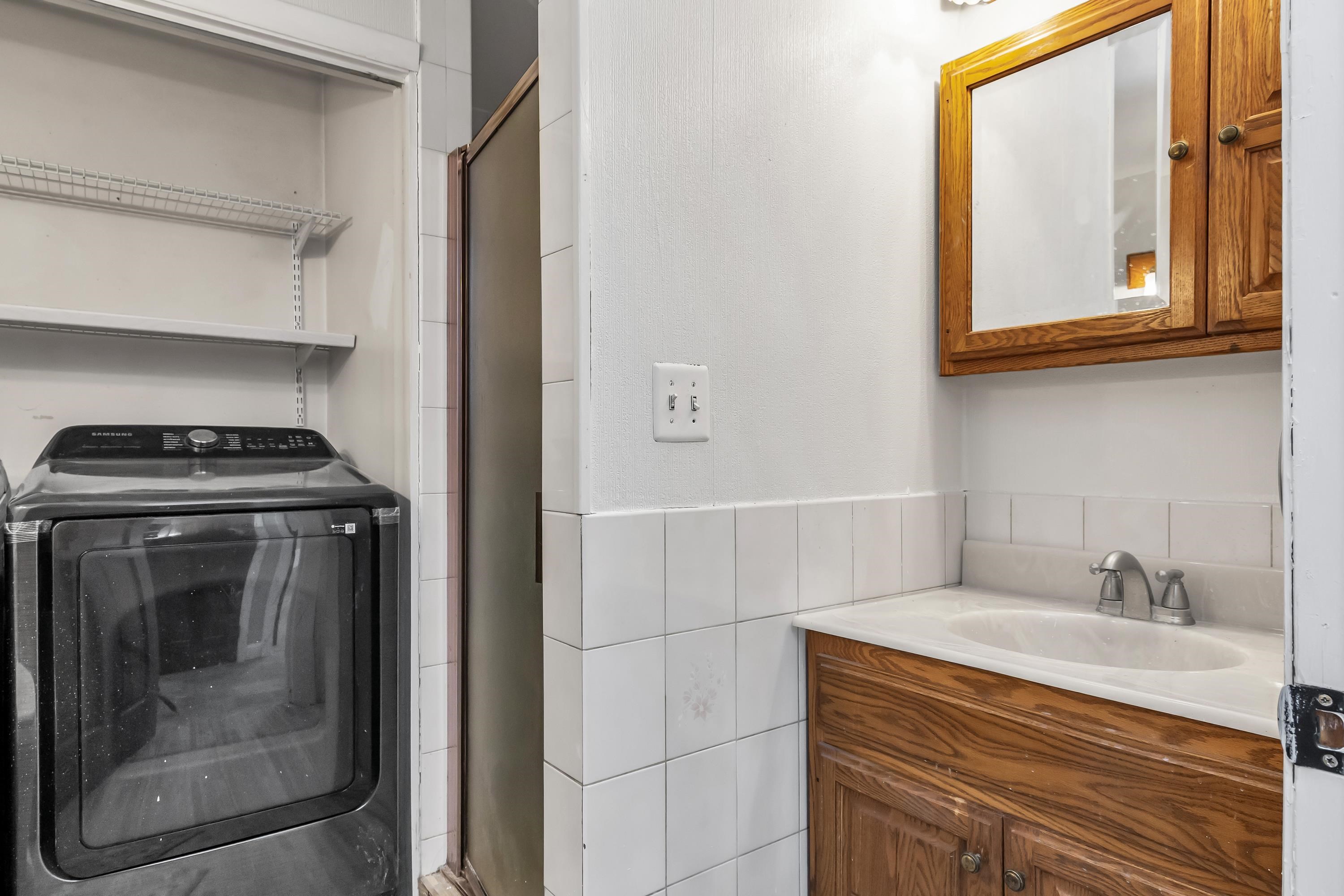 354 Seames Drive Manchester, NH 03103 - Photo 13 of 31