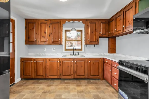 $419,900 | 354 Seames Drive, Manchester, NH 03103