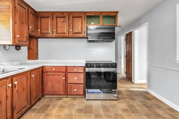 $419,900 | 354 Seames Drive, Manchester, NH 03103