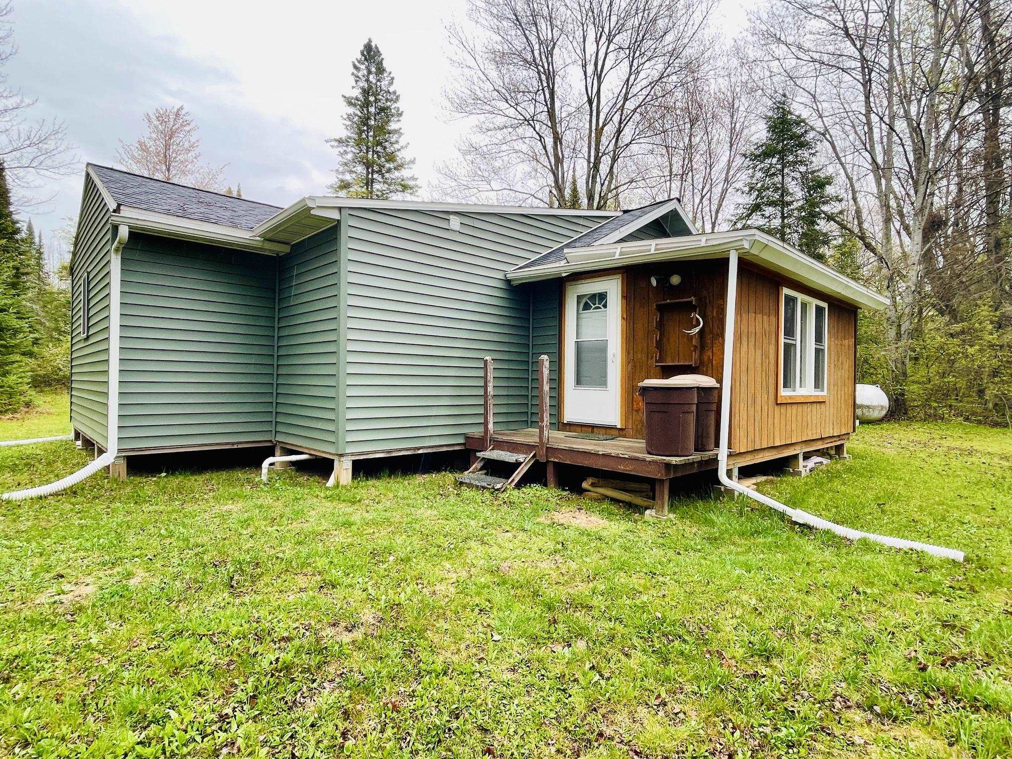 1527 Camp 6 Road Rhinelander, WI 54501 - Photo 9 of 31