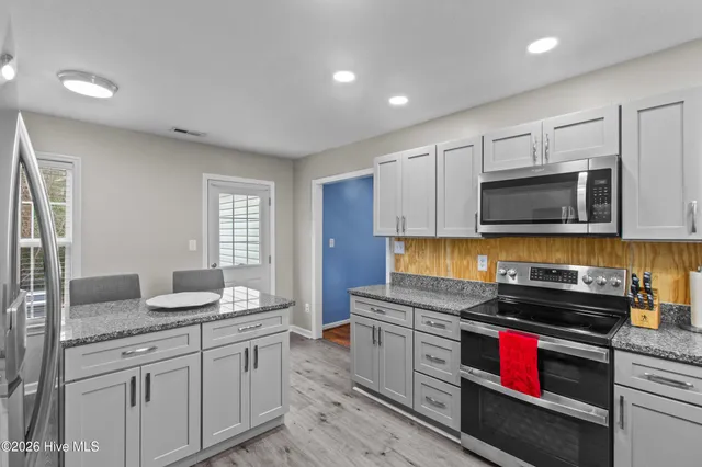 $294,000 | 106 Cobalt Stream Court, Jacksonville, NC 28546