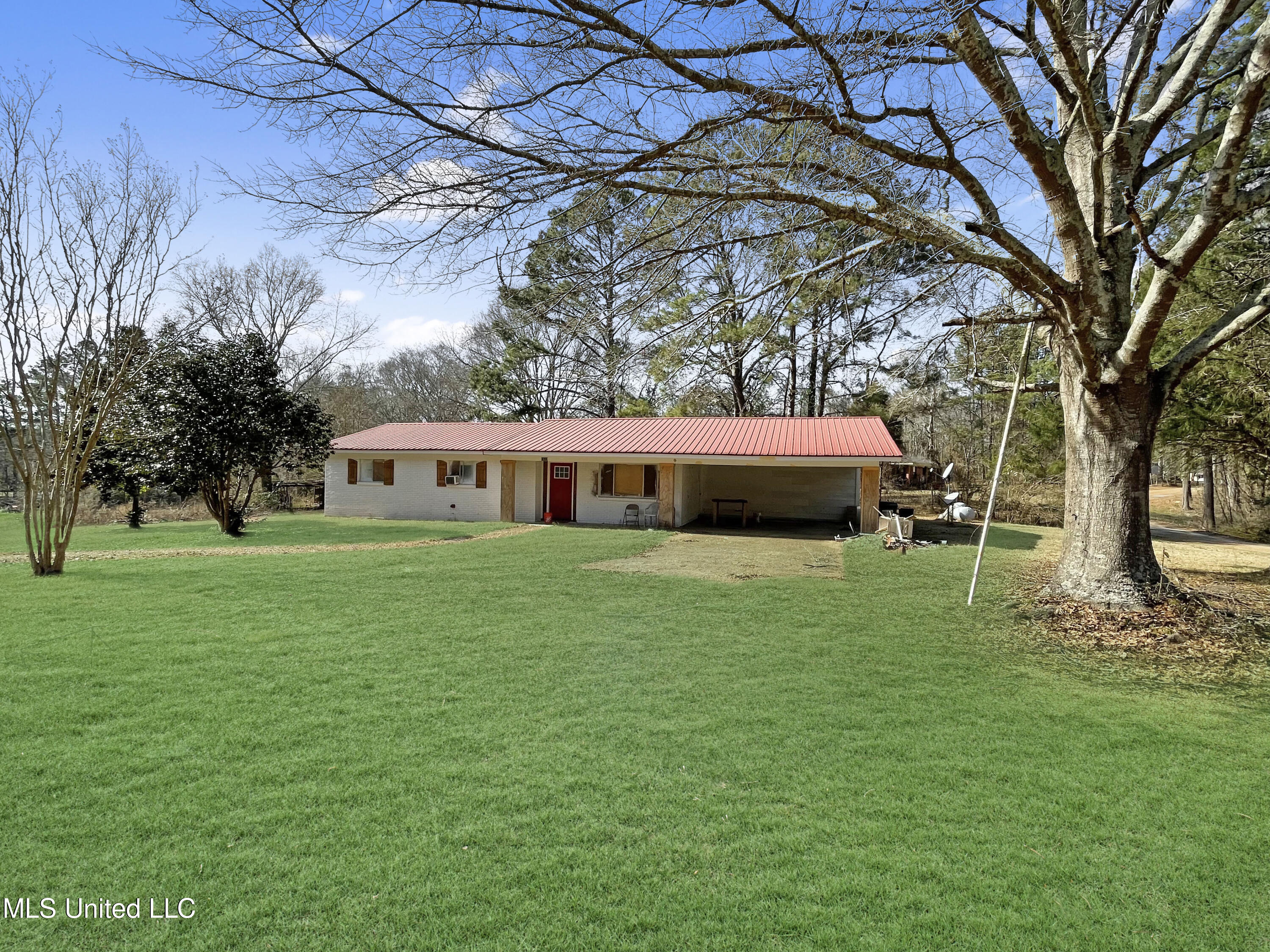 1612 Dry Creek Road Magee, MS 39111 - Photo 1 of 22 FB64E54D-11D8-4FD5-B91B-C35541F5C5E0