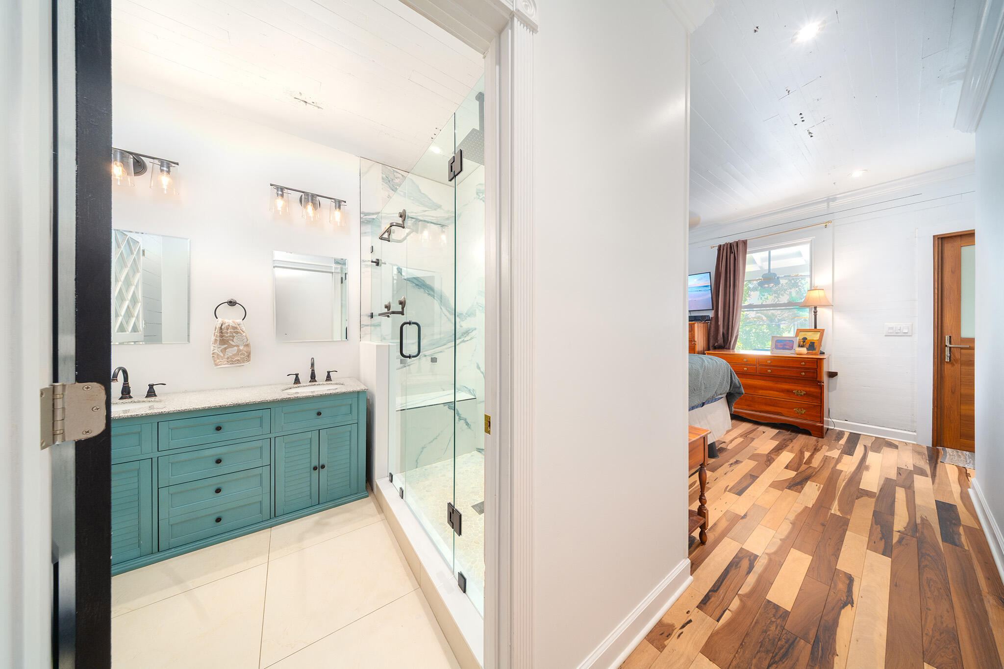 529 Simonton Street Key West, FL 33040 - Photo 41 of 82 Primary ensuite