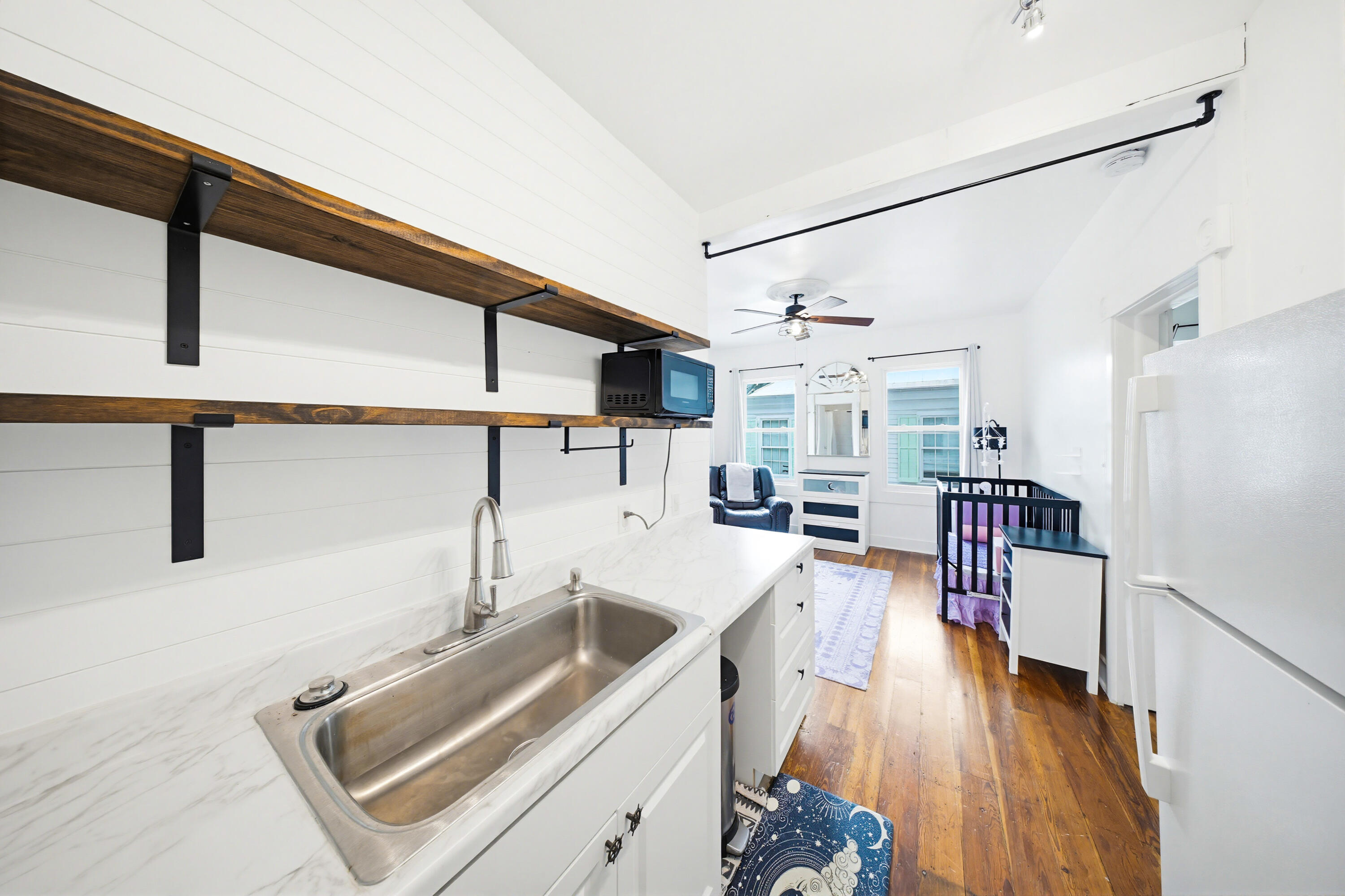 529 Simonton Street Key West, FL 33040 - Photo 46 of 81 Apartment kitchen
