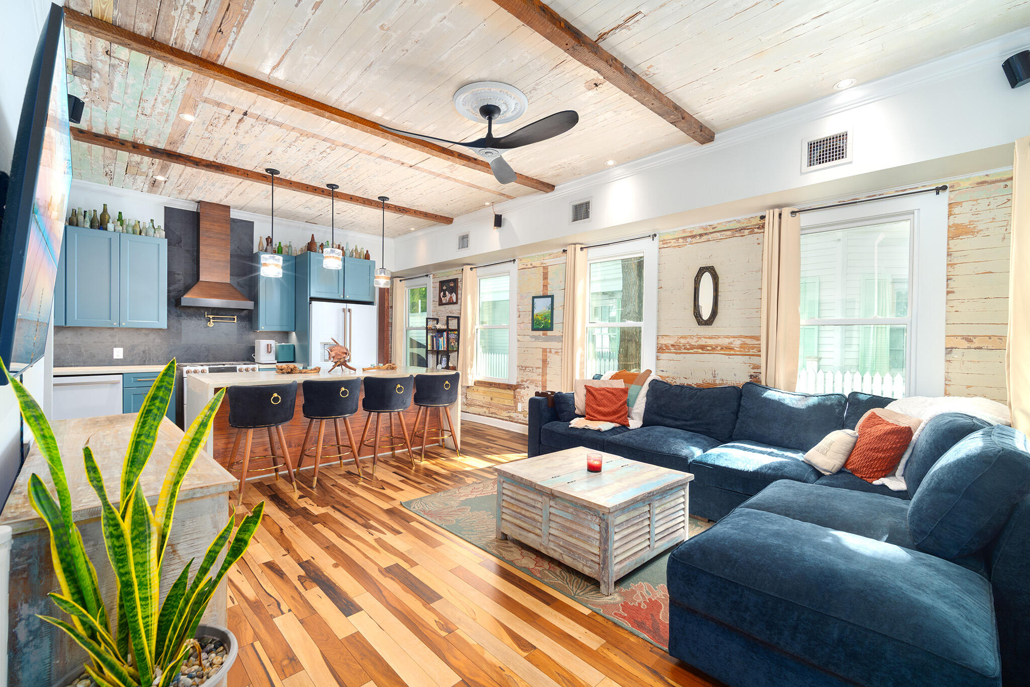 529 Simonton Street Key West, FL 33040 - Photo 5 of 82 Living