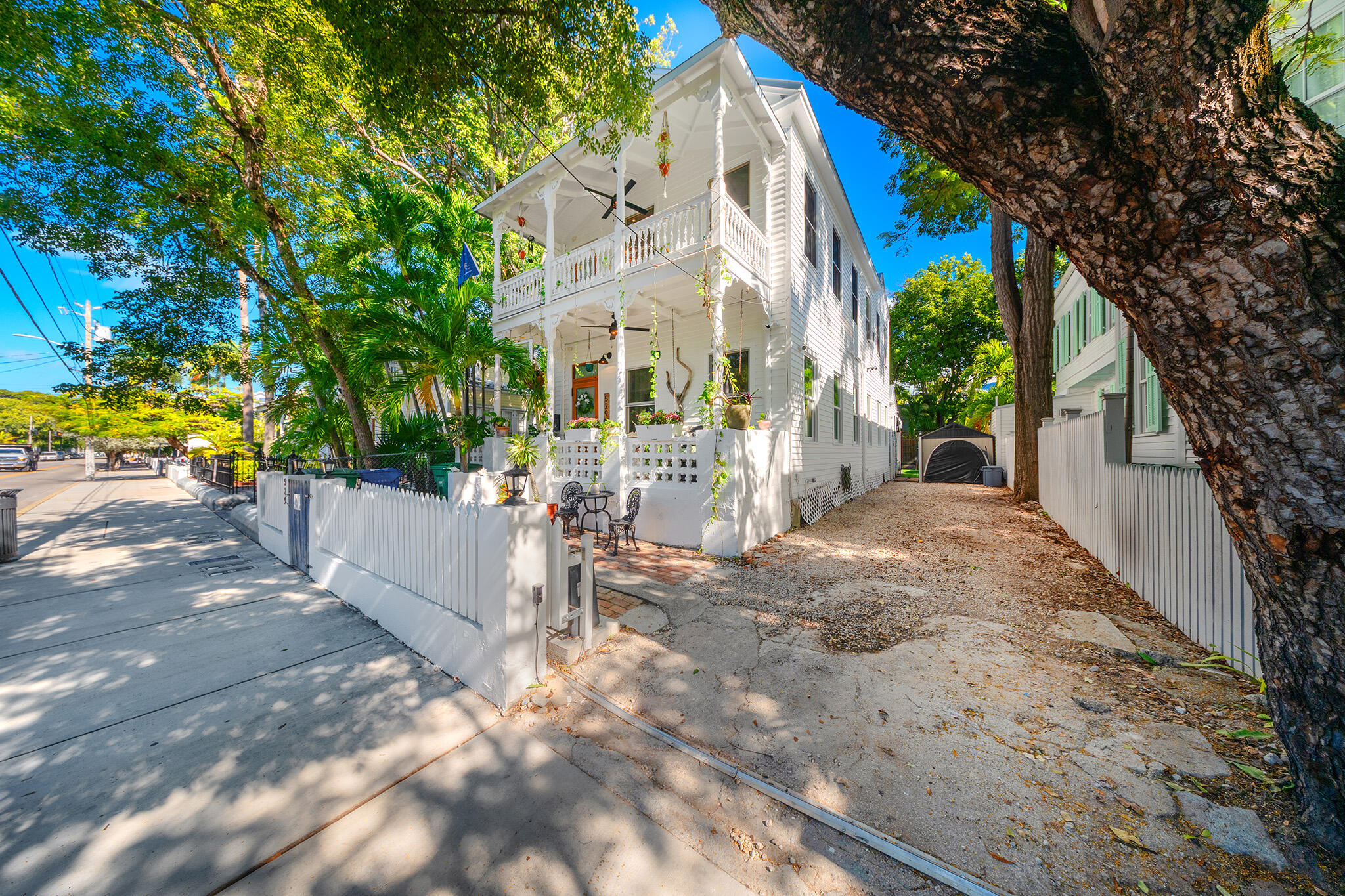 529 Simonton Street Key West, FL 33040 - Photo 67 of 81 Gated entrance