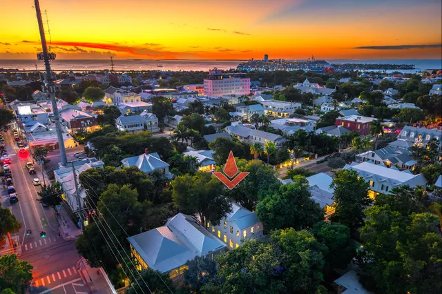 $2,975,000 | 529 Simonton Street, Key West, FL 33040