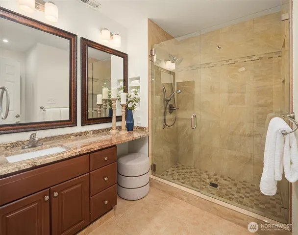 $950,000 | 755 Northwest Juniper Street, Issaquah, WA 98027