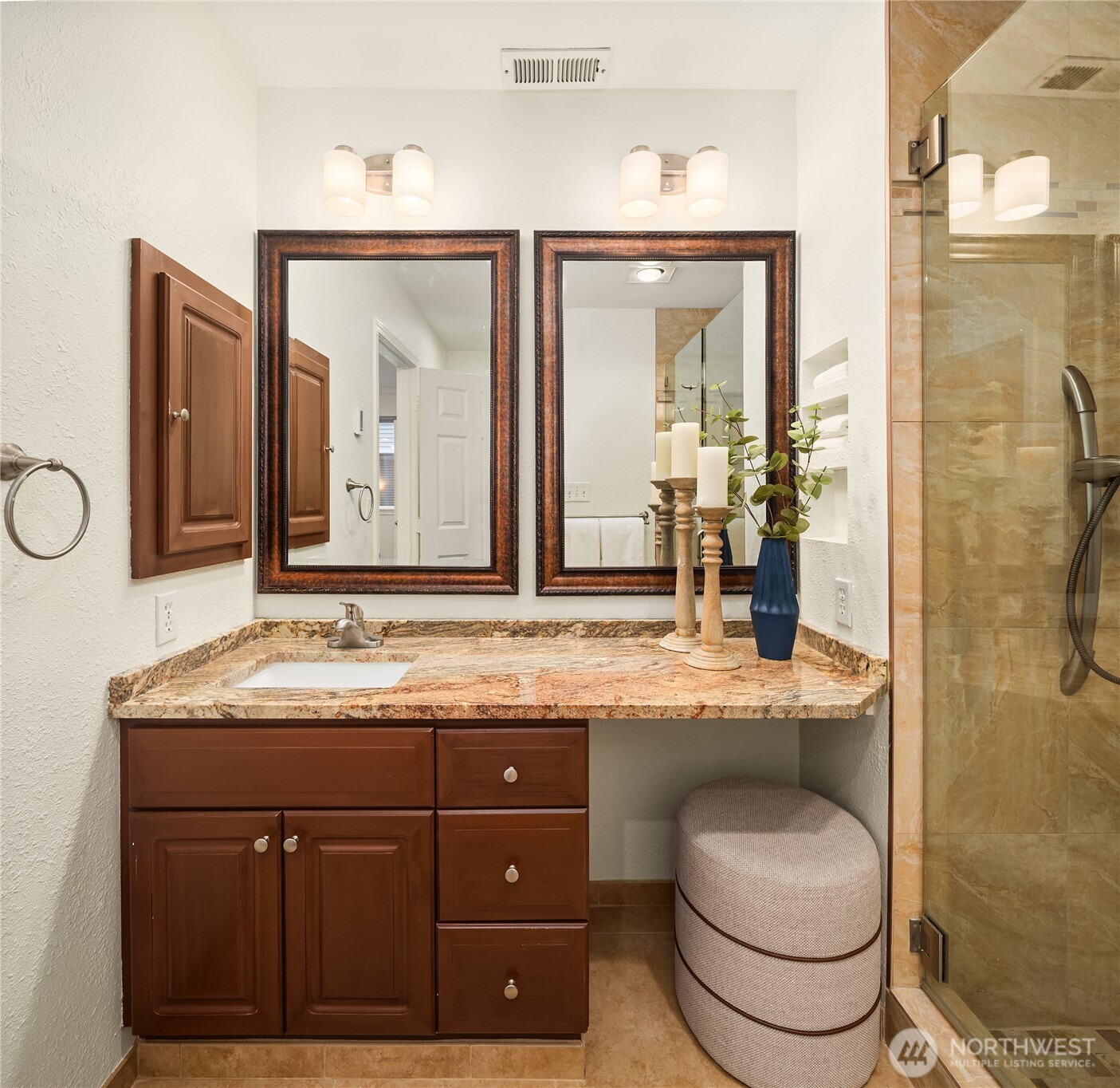 755 Northwest Juniper Street Issaquah, WA 98027 - Photo 23 of 39