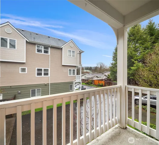 $950,000 | 755 Northwest Juniper Street, Issaquah, WA 98027