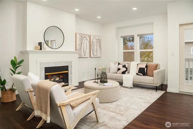 $950,000 | 755 Northwest Juniper Street, Issaquah, WA 98027