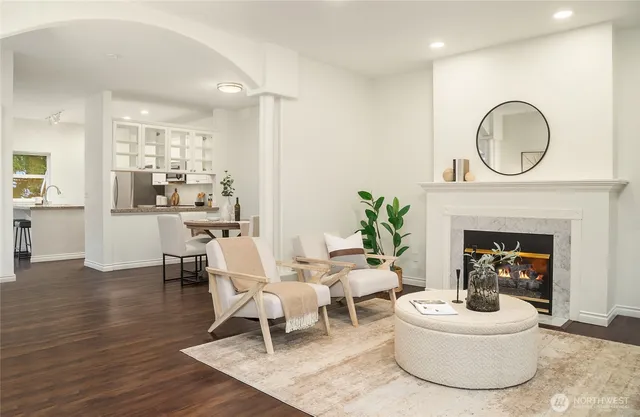 $950,000 | 755 Northwest Juniper Street, Issaquah, WA 98027