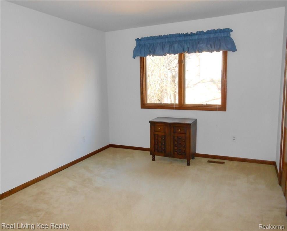 742 Stanford Circle Rochester, MI 48309 - Photo 25 of 35 Bdrm 4.JPG