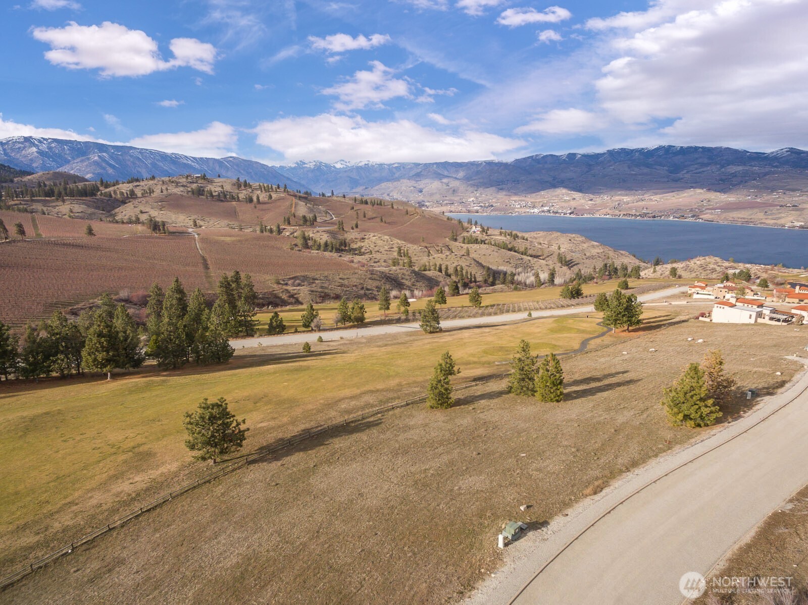 320 Paintbrush Road Chelan, WA 98816 - Photo 3 of 19