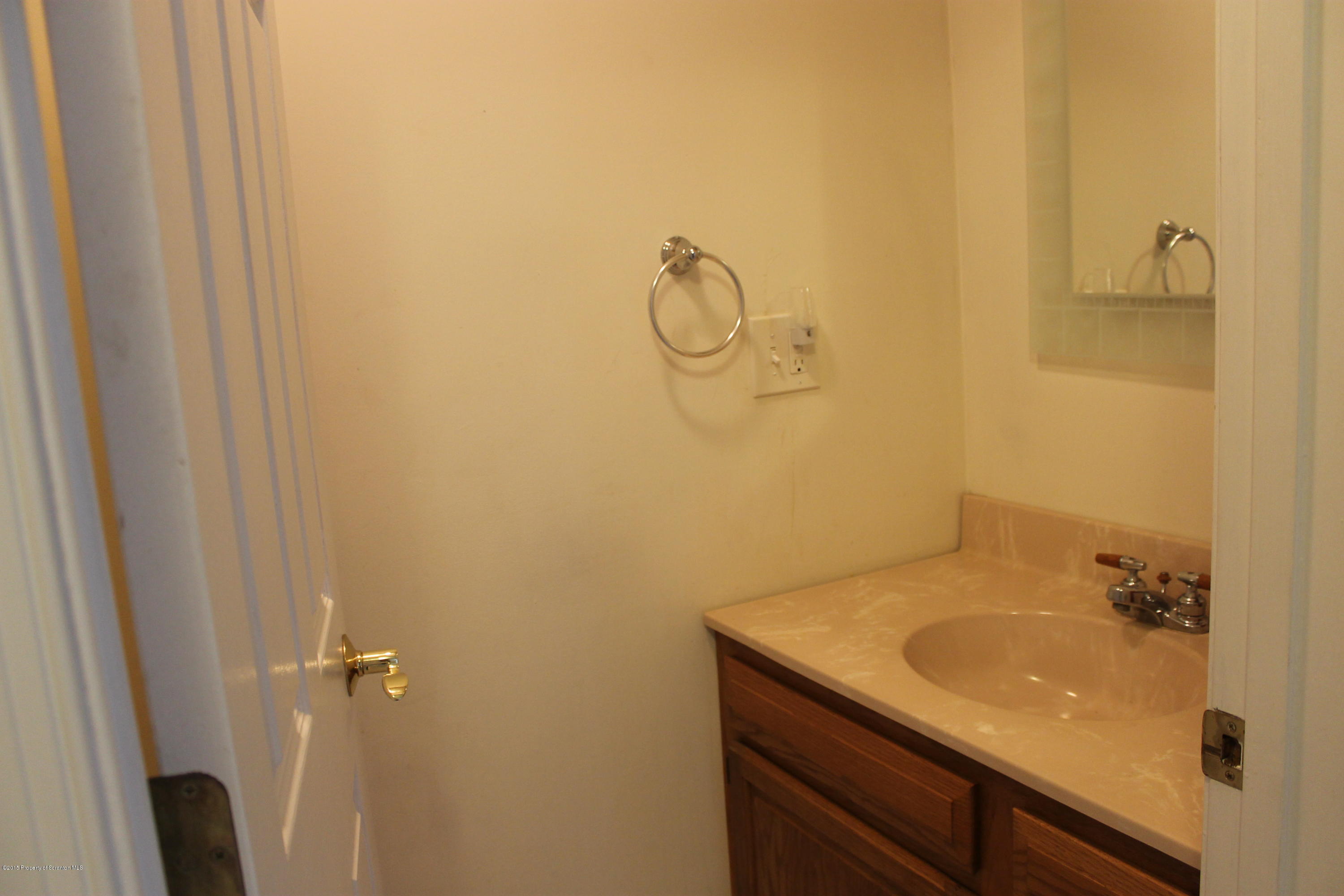 112 Camp Hill Road Clarks Summit, PA 18411 - Photo 14 of 26 Gallery Image 14
