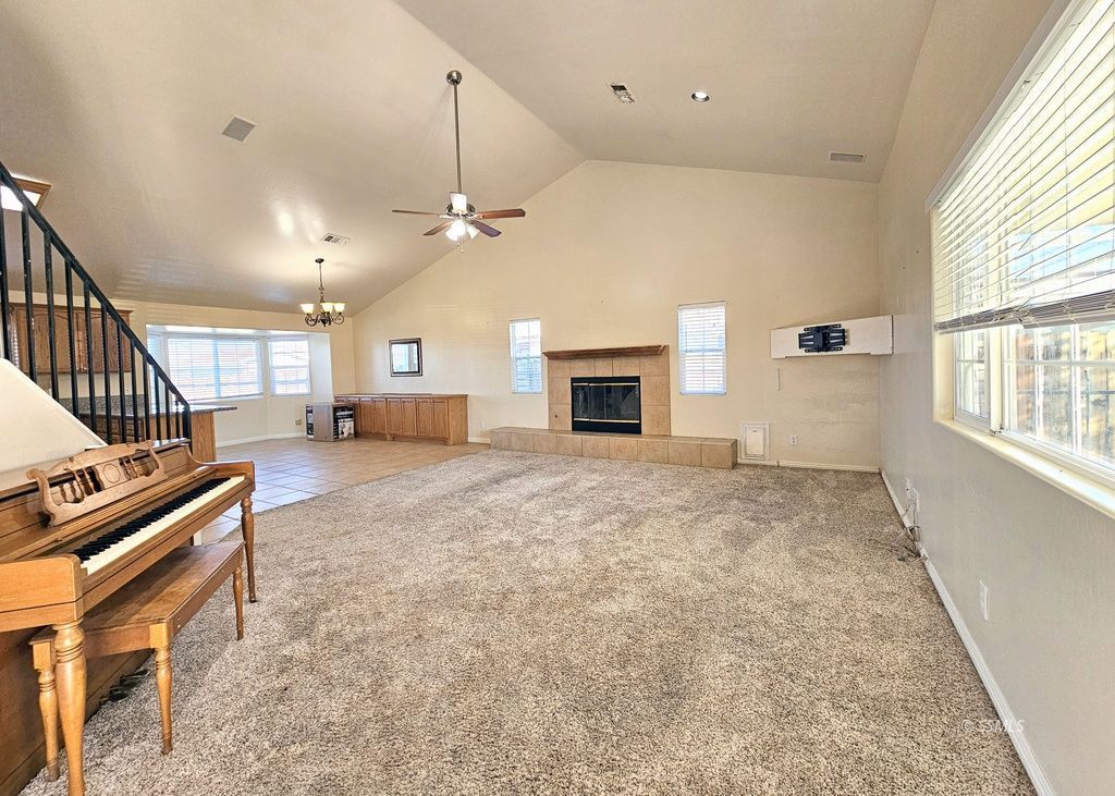 804 West Bataan Avenue Ridgecrest, CA 93555 - Photo 3 of 50