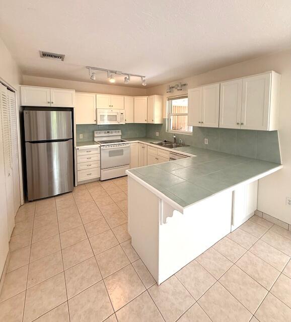 1297 73rd Street, Unit OCEAN Marathon, FL 33050 - Photo 16 of 44 IMG_2029