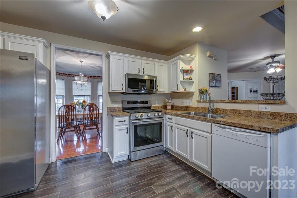 4931 Lakeview Road Charlotte, NC 28216 - Photo 13 of 34 Gallery Image 13