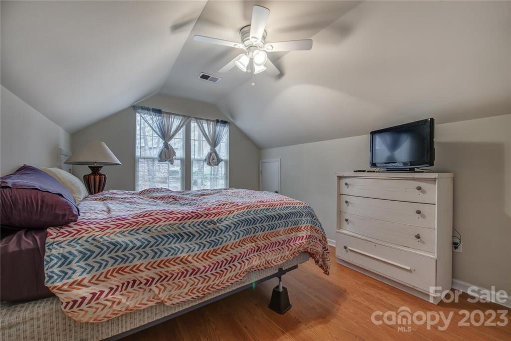 4931 Lakeview Road Charlotte, NC 28216 - Photo 26 of 34 Gallery Image 26