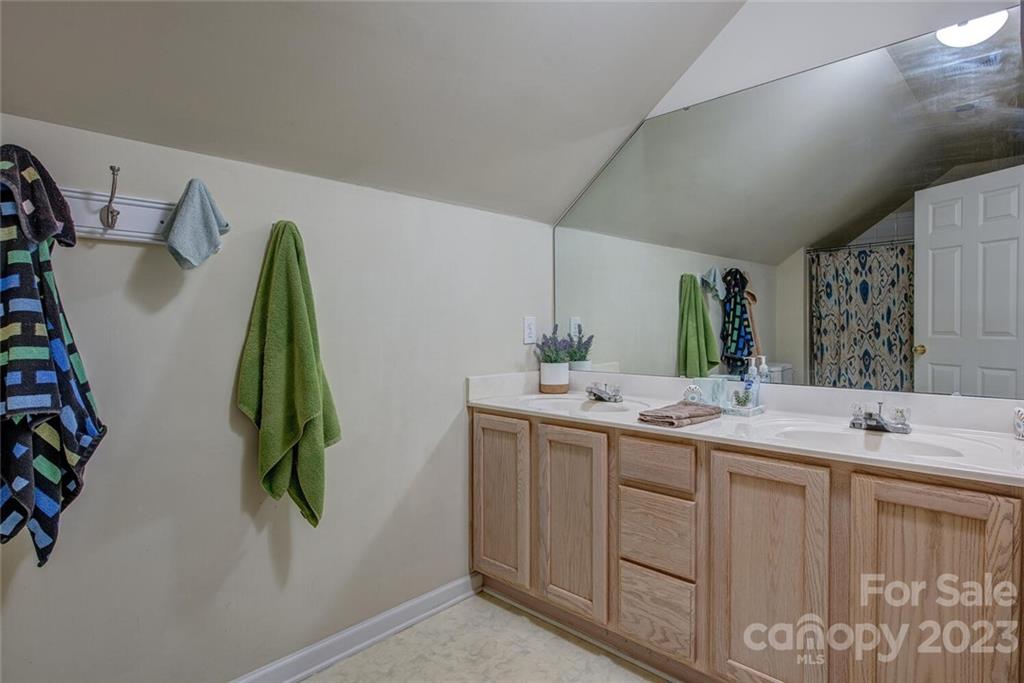 4931 Lakeview Road Charlotte, NC 28216 - Photo 27 of 34 Gallery Image 27