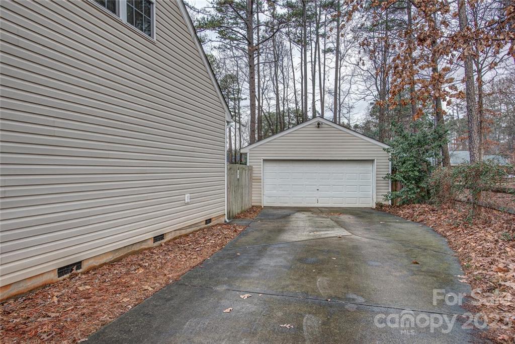 4931 Lakeview Road Charlotte, NC 28216 - Photo 33 of 34 Gallery Image 33