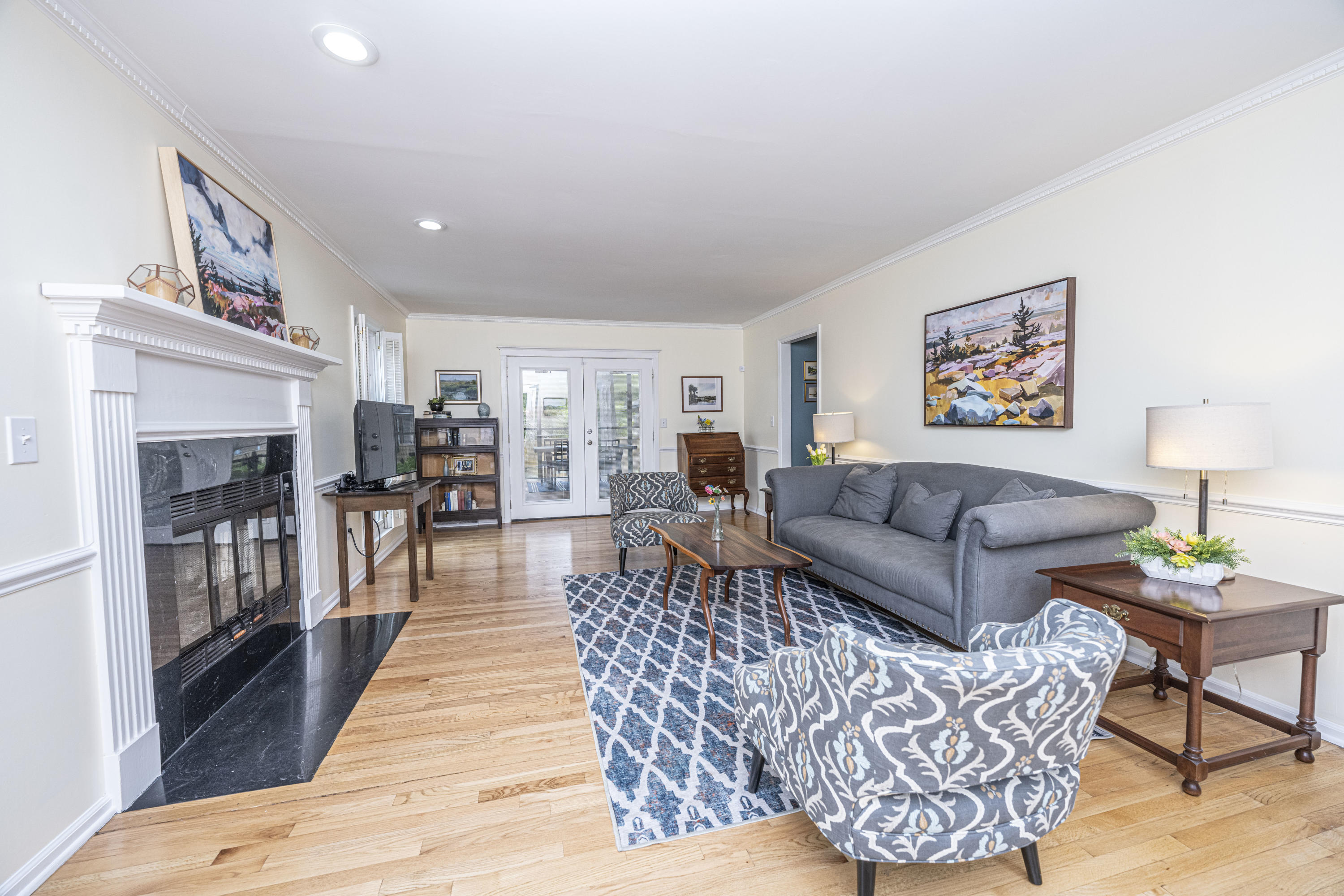 1913 Ashley Hall Road Charleston, SC 29407 - Photo 4 of 31 Family Room toward porch