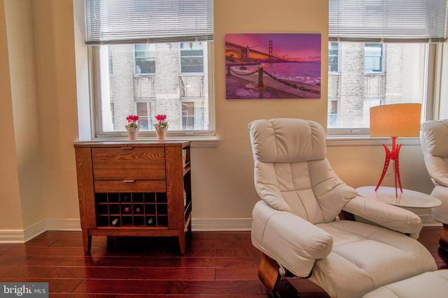 $280,000 | 1600 Arch Street, Unit 1604, Philadelphia, PA 19103