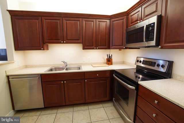 $280,000 | 1600 Arch Street, Unit 1604, Philadelphia, PA 19103