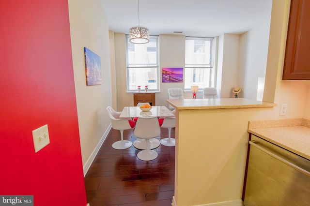 $280,000 | 1600 Arch Street, Unit 1604, Philadelphia, PA 19103
