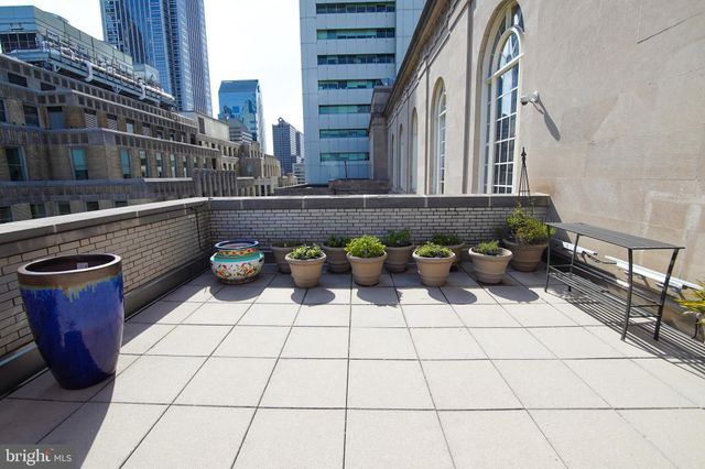 $280,000 | 1600 Arch Street, Unit 1604, Philadelphia, PA 19103