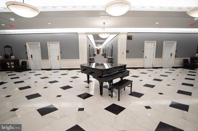 $280,000 | 1600 Arch Street, Unit 1604, Philadelphia, PA 19103