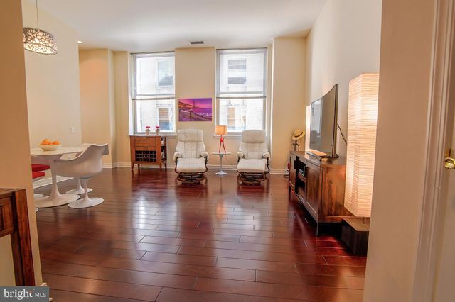 $280,000 | 1600 Arch Street, Unit 1604, Philadelphia, PA 19103