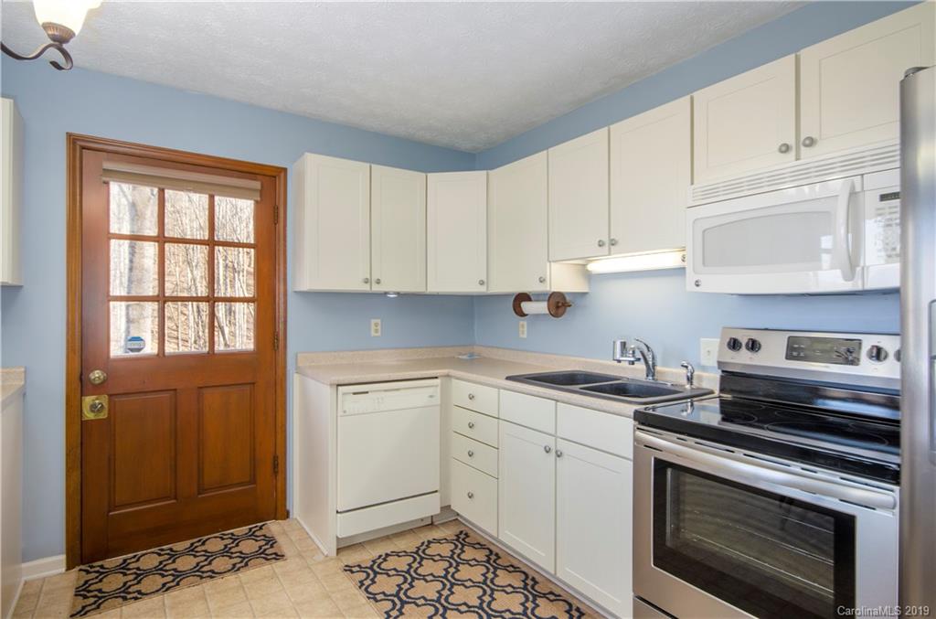 263 Old Country Road Waynesville, NC 28786 - Photo 7 of 28